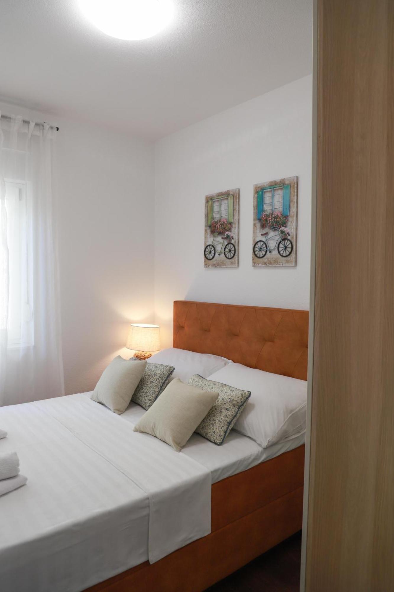 Holiday Apartments Ivano & Leo - Private Parking Zadar Exterior foto